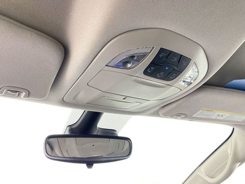 Used 2024 Chrysler Pacifica Touring-L image 26