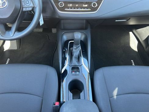 Used 2022 Toyota Corolla LE FWD image 14