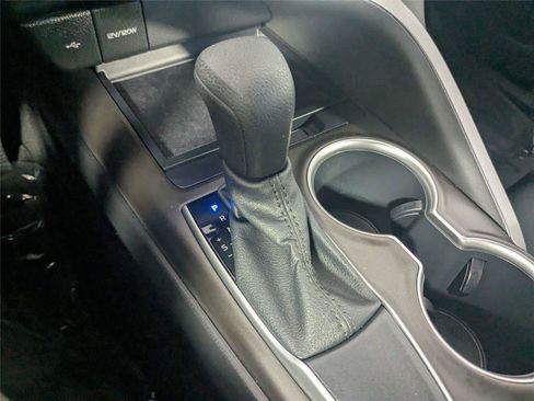 Certified 2021 Toyota Camry LE FWD image 22