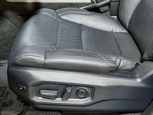 Used 2026 Toyota Tundra Platinum AWD/4WD image 17
