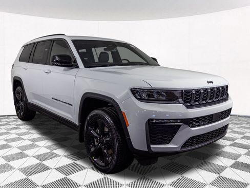 New 2026 Jeep Grand Cherokee L Limited w/ Limited Altitude Package AWD/4WD image 12
