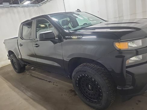 Used 2020 Chevrolet Silverado 1500 Custom w/ Custom Value Package AWD/4WD image 6