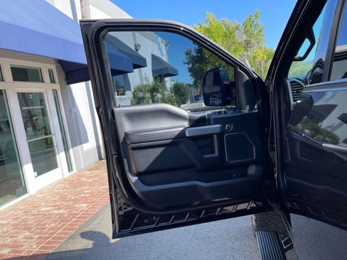 Used 2020 Ford F250 Platinum w/ FX4 Off-Road Package AWD/4WD image 23