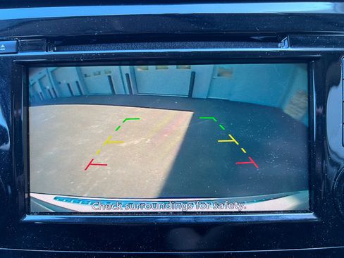 Used 2018 Nissan Rogue SV AWD/4WD image 21