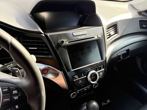 Used 2016 Acura ILX FWD image 9