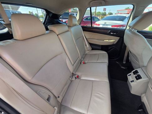 Used 2018 Subaru Outback 2.5i Limited AWD/4WD image 18