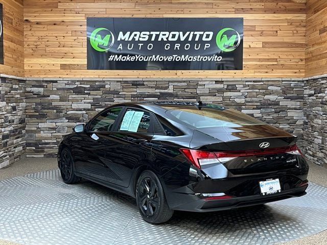 Certified 2023 Hyundai Elantra Blue FWD image 8