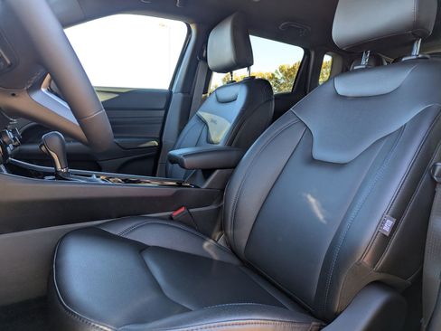 New 2026 Jeep Compass Limited image 10