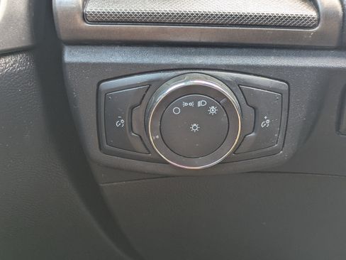Used 2020 Ford Fusion SE FWD image 18