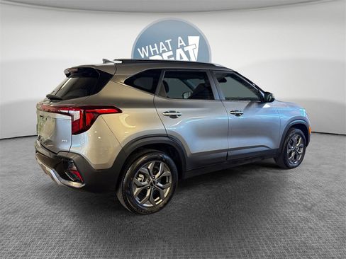 Certified 2024 Kia Seltos S image 3