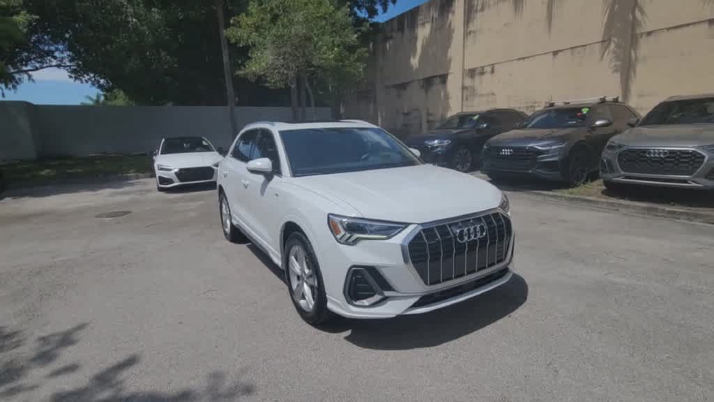 Certified 2024 Audi Q3 2.0T Premium AWD/4WD image 2