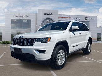 Used 2019 Jeep Grand Cherokee Laredo w/ Security & Convenience Group AWD/4WD video 4