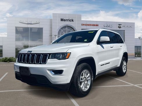 Used 2019 Jeep Grand Cherokee Laredo w/ Security & Convenience Group AWD/4WD image 4