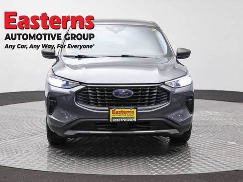 Used 2024 Ford Escape Active AWD/4WD image 2