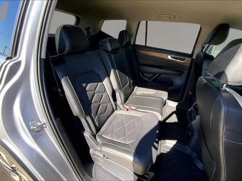 Used 2024 Volkswagen Atlas SE FWD image 25