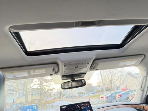 Used 2021 Nissan Armada SL w/ Captain's Chairs Package image 29