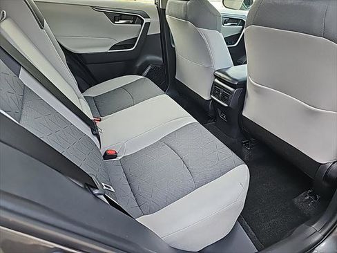 Used 2021 Toyota RAV4 XLE w/ Convenience Package AWD/4WD image 14