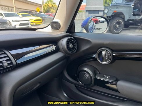 Used 2019 MINI Cooper S w/ Premium Package FWD image 18