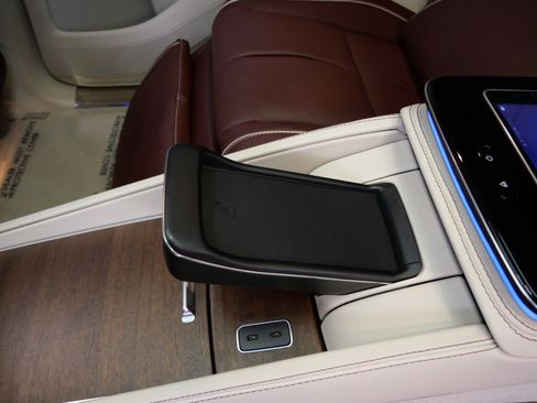 Used 2022 Mercedes-Benz Maybach GLS 600 4MATIC image 36