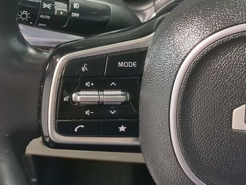 Used 2024 Kia Carnival SX Prestige FWD image 23