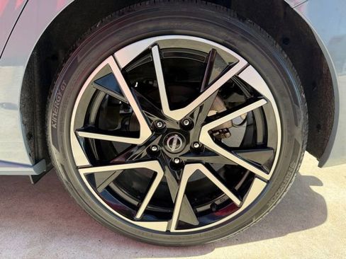 Certified 2025 Nissan Sentra SR w/ SR Premium Package FWD image 9