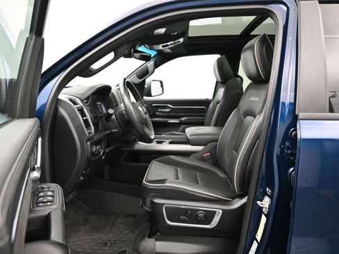 Used 2024 RAM 1500 Laramie AWD/4WD image 9