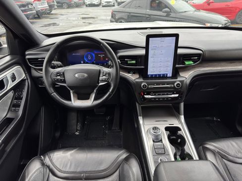 Used 2020 Ford Explorer Platinum w/ Premium Technology Package AWD/4WD image 37
