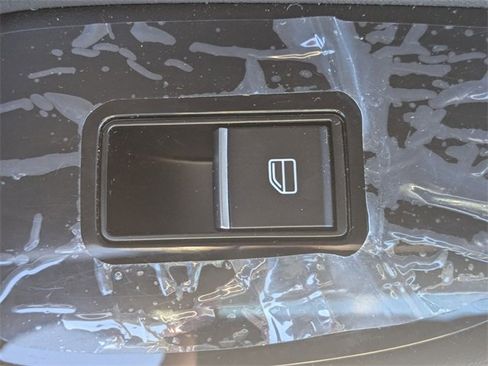 Used 2025 MAZDA MAZDA3 Hatchback w/Premium Plus Pkg image 32