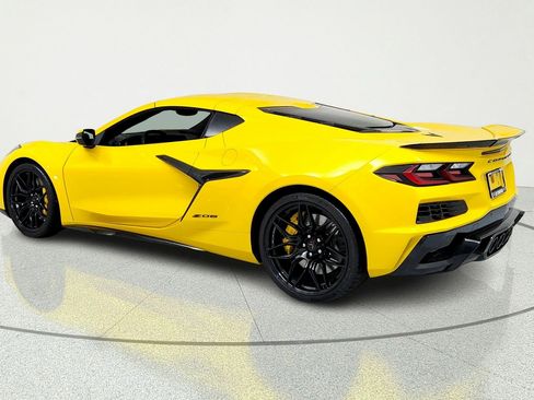 Used 2026 Chevrolet Corvette Z06 RWD image 3