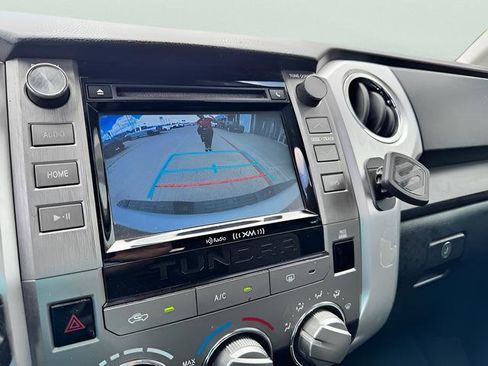 Used 2018 Toyota Tundra SR5 w/ SR5 Upgrade Package image 39