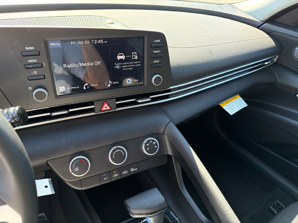 New 2026 Hyundai Elantra SE FWD image 28