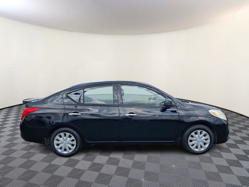 Used 2014 Nissan Versa SV FWD image 8