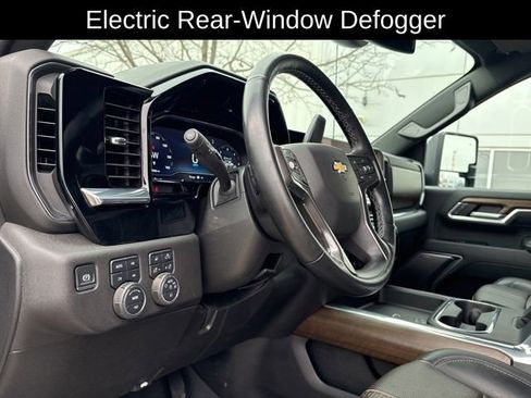 Used 2025 Chevrolet Silverado 2500 High Country image 11