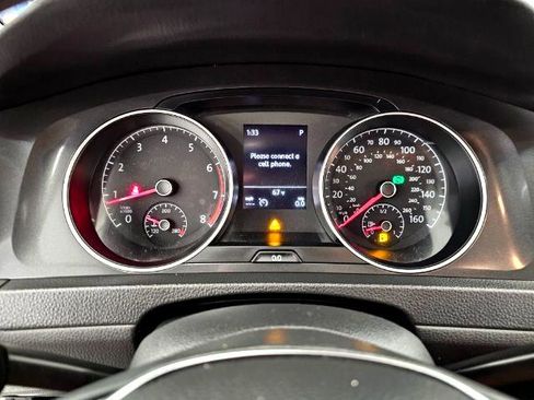 Used 2019 Volkswagen Golf S image 13