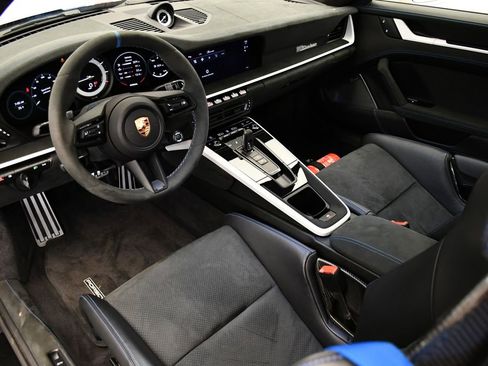 Used 2024 Porsche 911 Dakar image 4