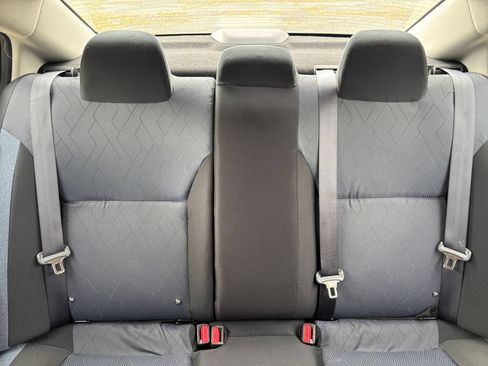 Used 2025 Nissan Versa SV FWD image 33