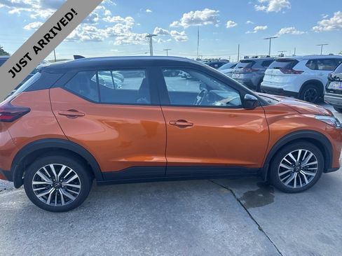 Used 2023 Nissan Kicks SV FWD image 4
