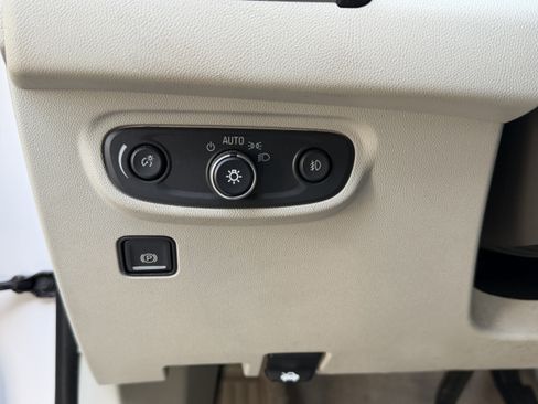 Used 2018 GMC Terrain Denali w/ Comfort Package image 6