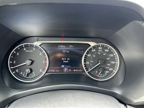 Used 2025 Nissan Sentra SV FWD image 9