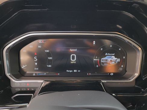 New 2026 GMC Sierra 1500 SLT image 19