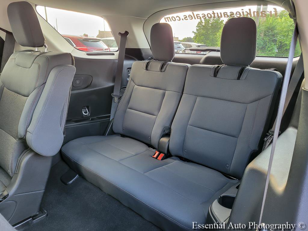 Used 2025 Ford Explorer Active AWD/4WD image 12