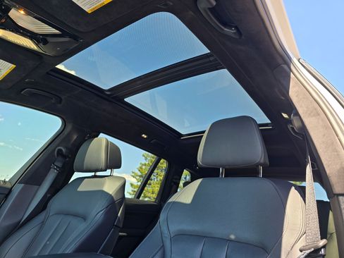 Used 2022 BMW X7 M50i AWD/4WD image 28