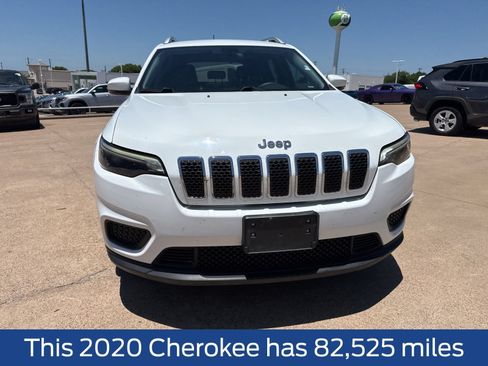 Used 2020 Jeep Cherokee Latitude FWD image 2
