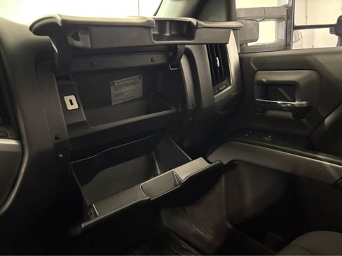 Used 2018 Chevrolet Silverado 1500 LT w/ Texas Edition image 23