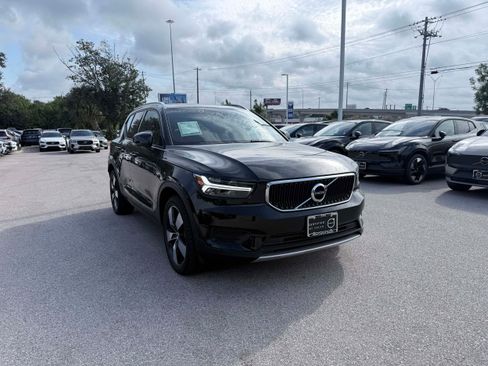 Used 2020 Volvo XC40 T5 Momentum w/ Protection Package AWD/4WD image 8