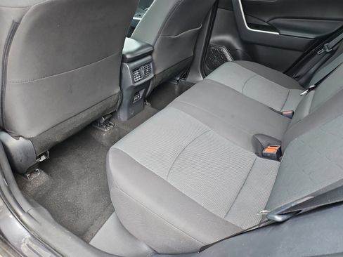Used 2025 Toyota RAV4 XLE AWD/4WD image 33