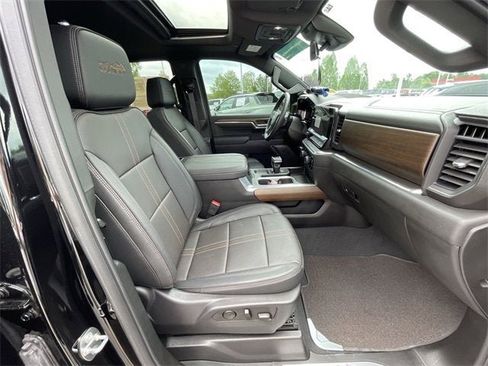 Certified 2024 Chevrolet Silverado 1500 High Country w/ Technology Package image 29