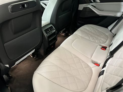 Used 2026 BMW X5 xDrive40i w/ Premium Package image 4
