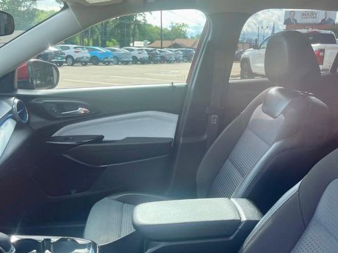 Certified 2024 Chevrolet Trax LT w/ Sunroof Package image 16