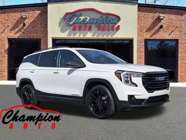 Used 2022 GMC Terrain SLT w/ Infotainment Package II FWD image 1